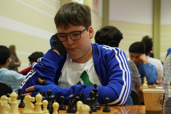 迪拜国际象棋锦标赛冠军“三路争夺”